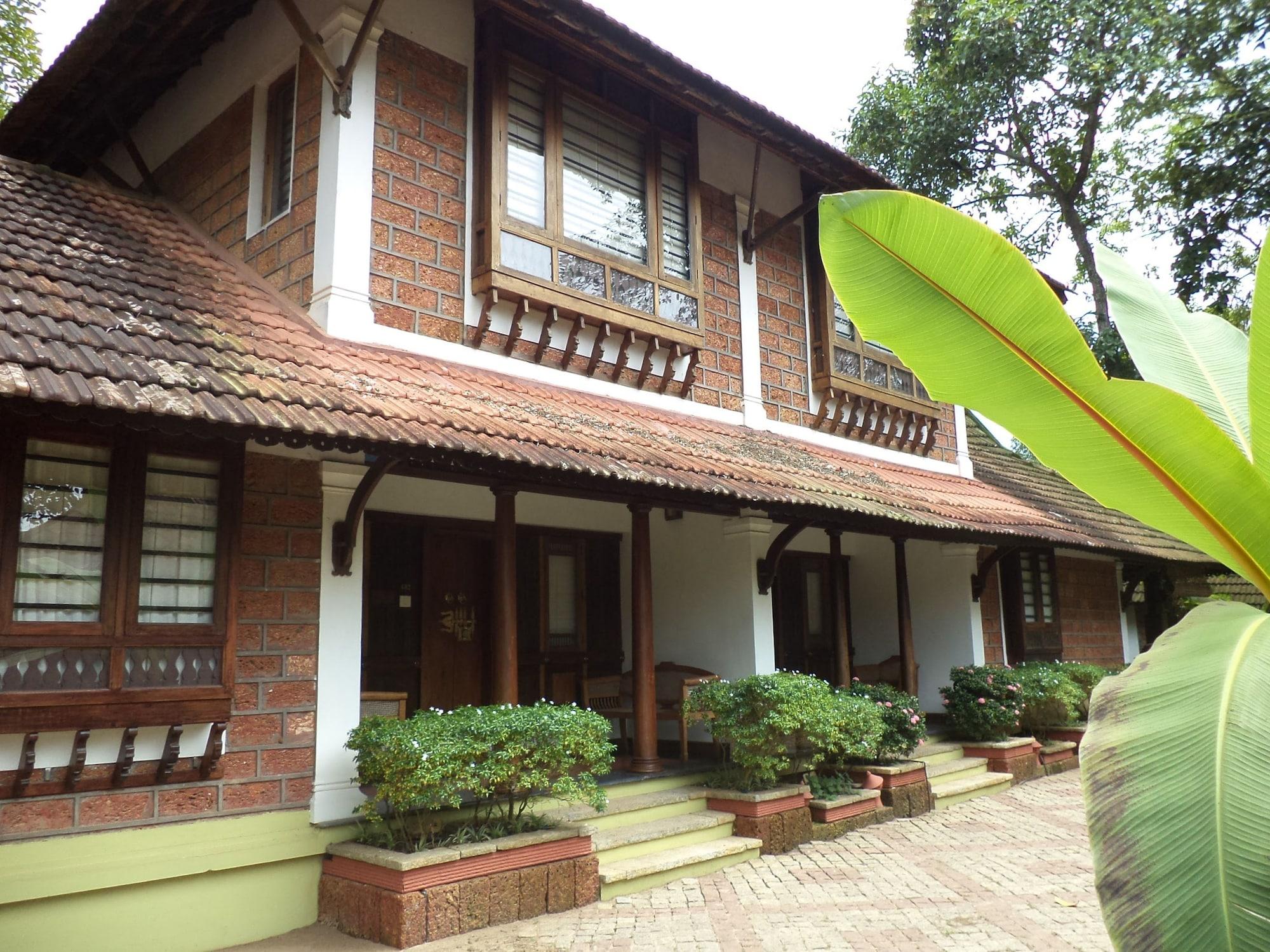 Punnamada Resort Alappuzha Bagian luar foto