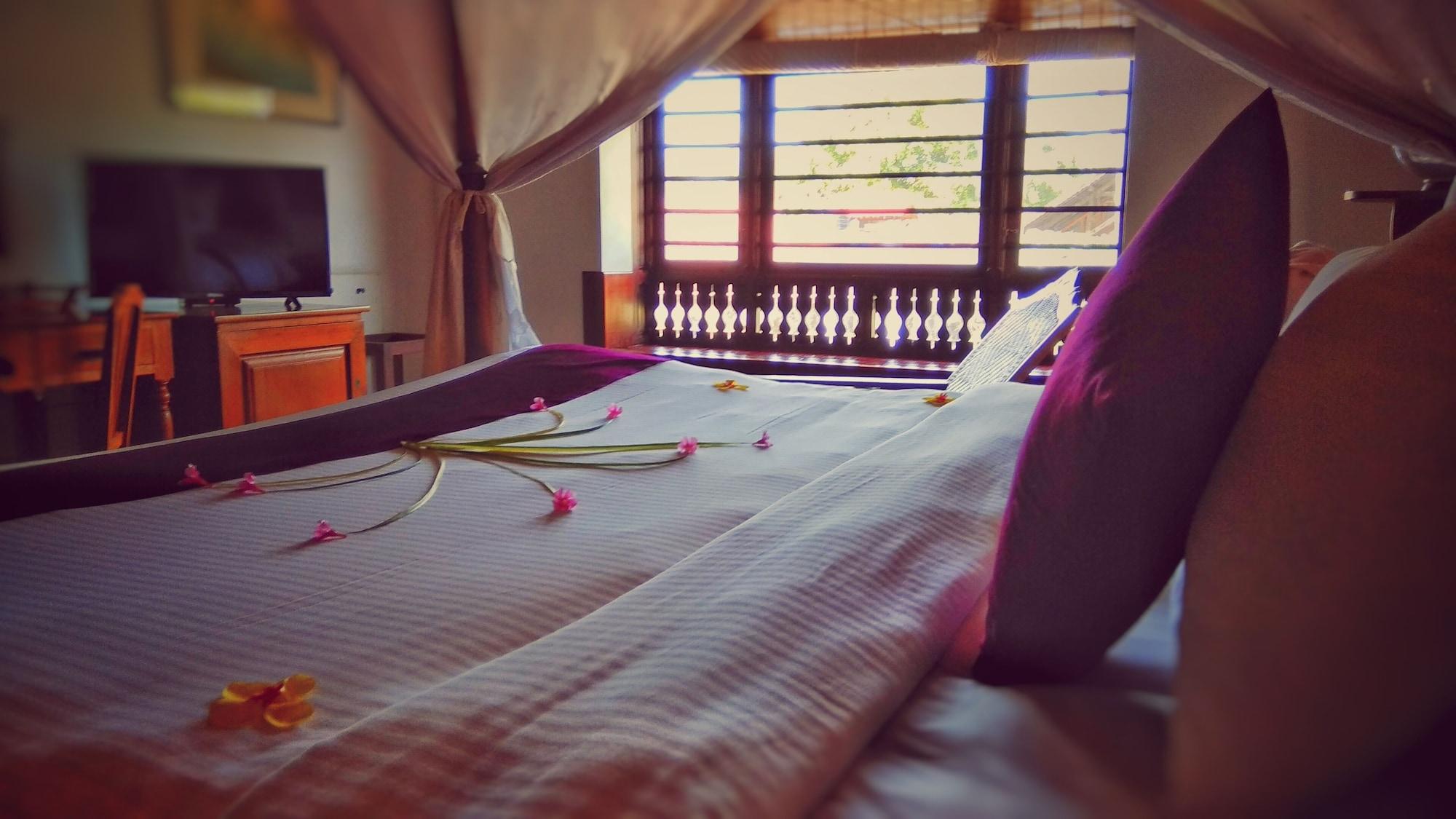 Punnamada Resort Alappuzha Bagian luar foto