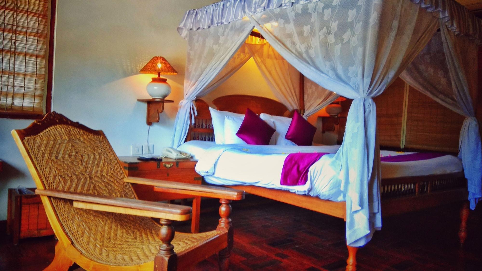 Punnamada Resort Alappuzha Bagian luar foto