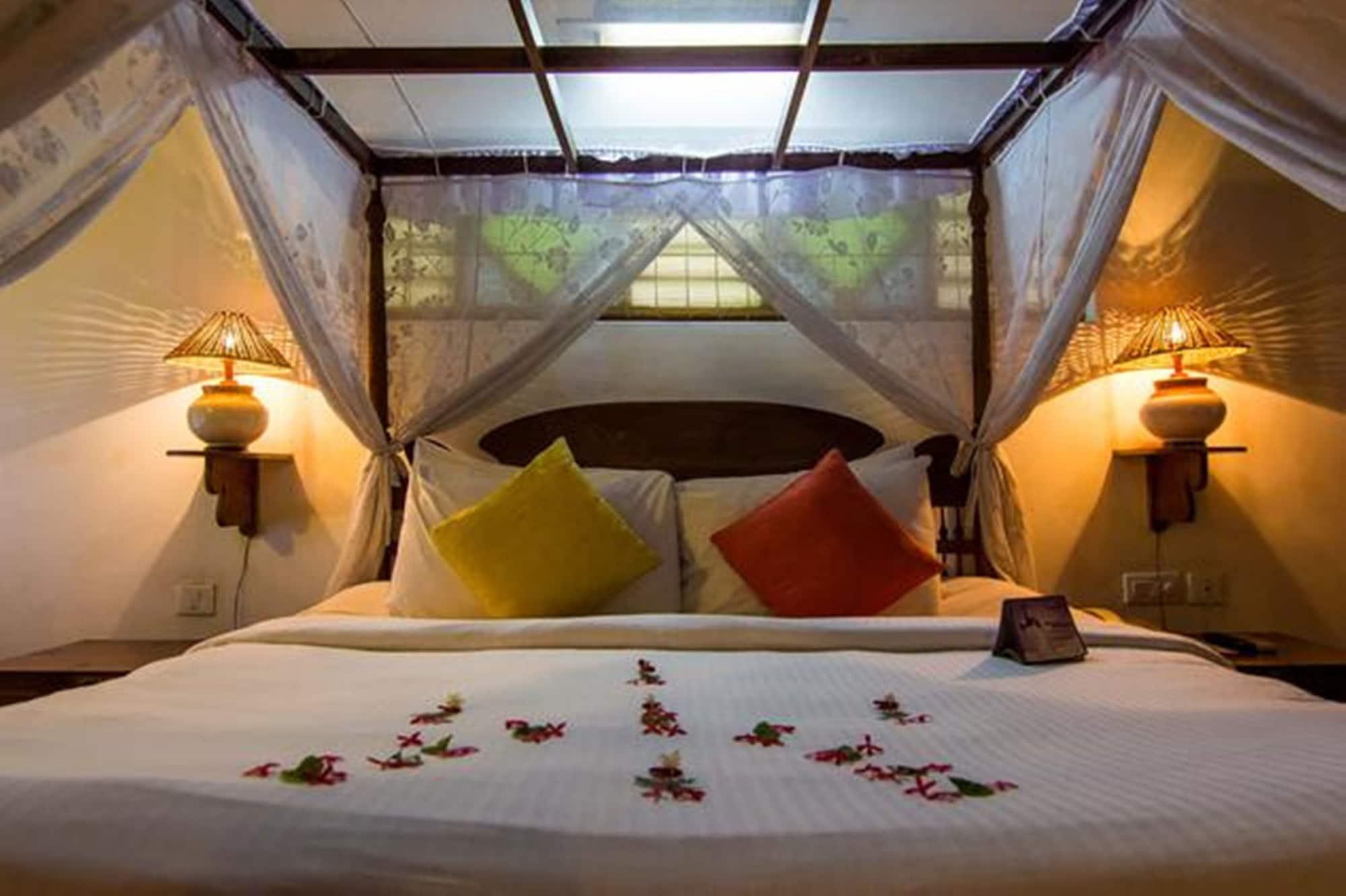 Punnamada Resort Alappuzha Bagian luar foto