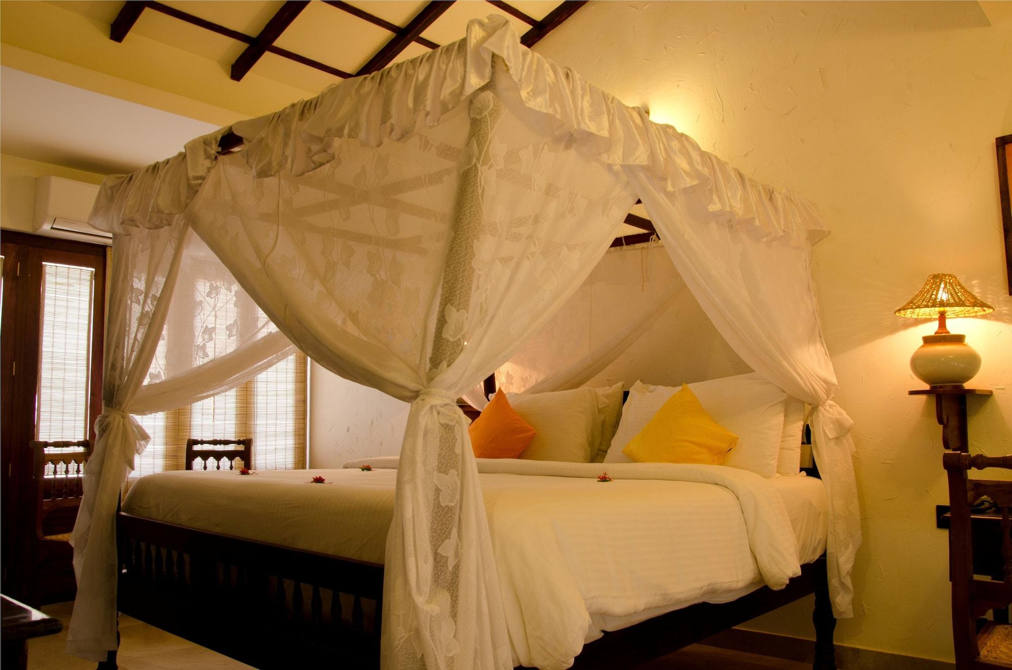 Punnamada Resort Alappuzha Bagian luar foto