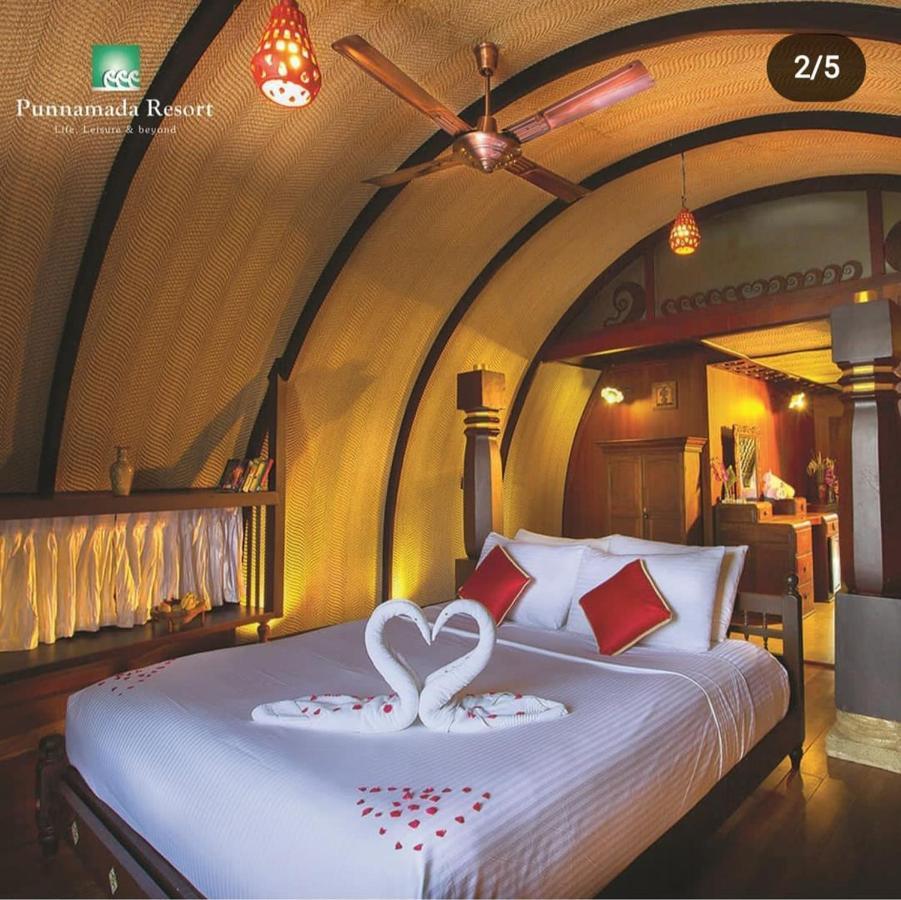 Punnamada Resort Alappuzha Bagian luar foto
