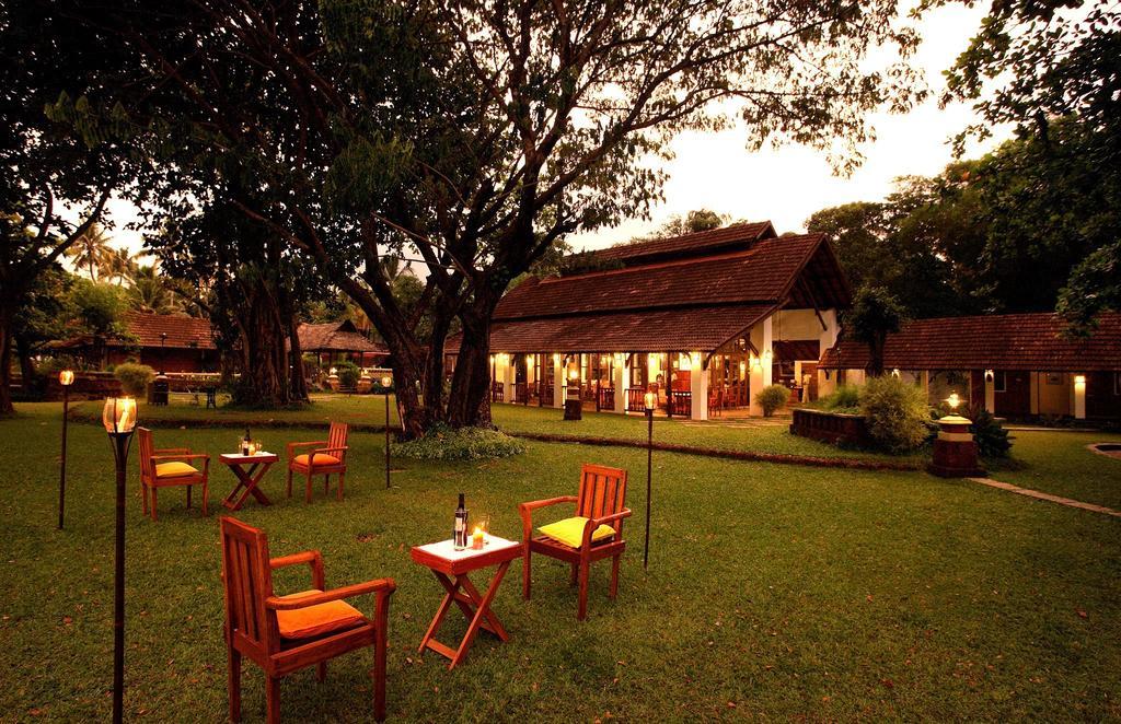 Punnamada Resort Alappuzha Bagian luar foto