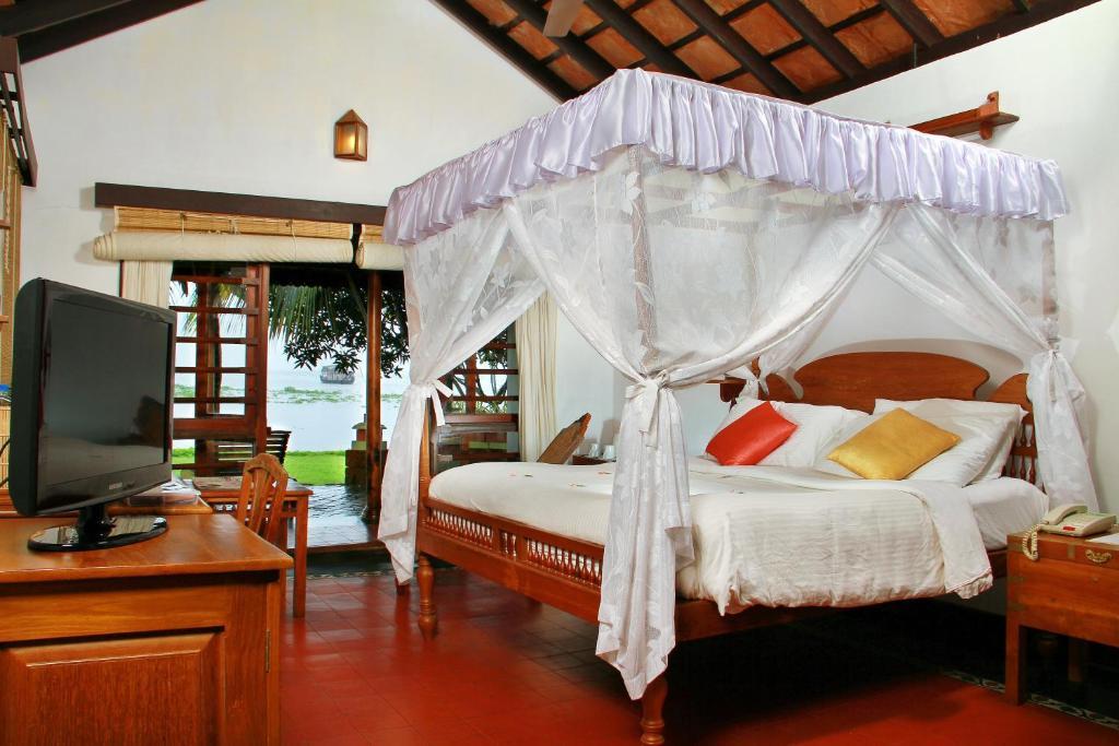 Punnamada Resort Alappuzha Bagian luar foto