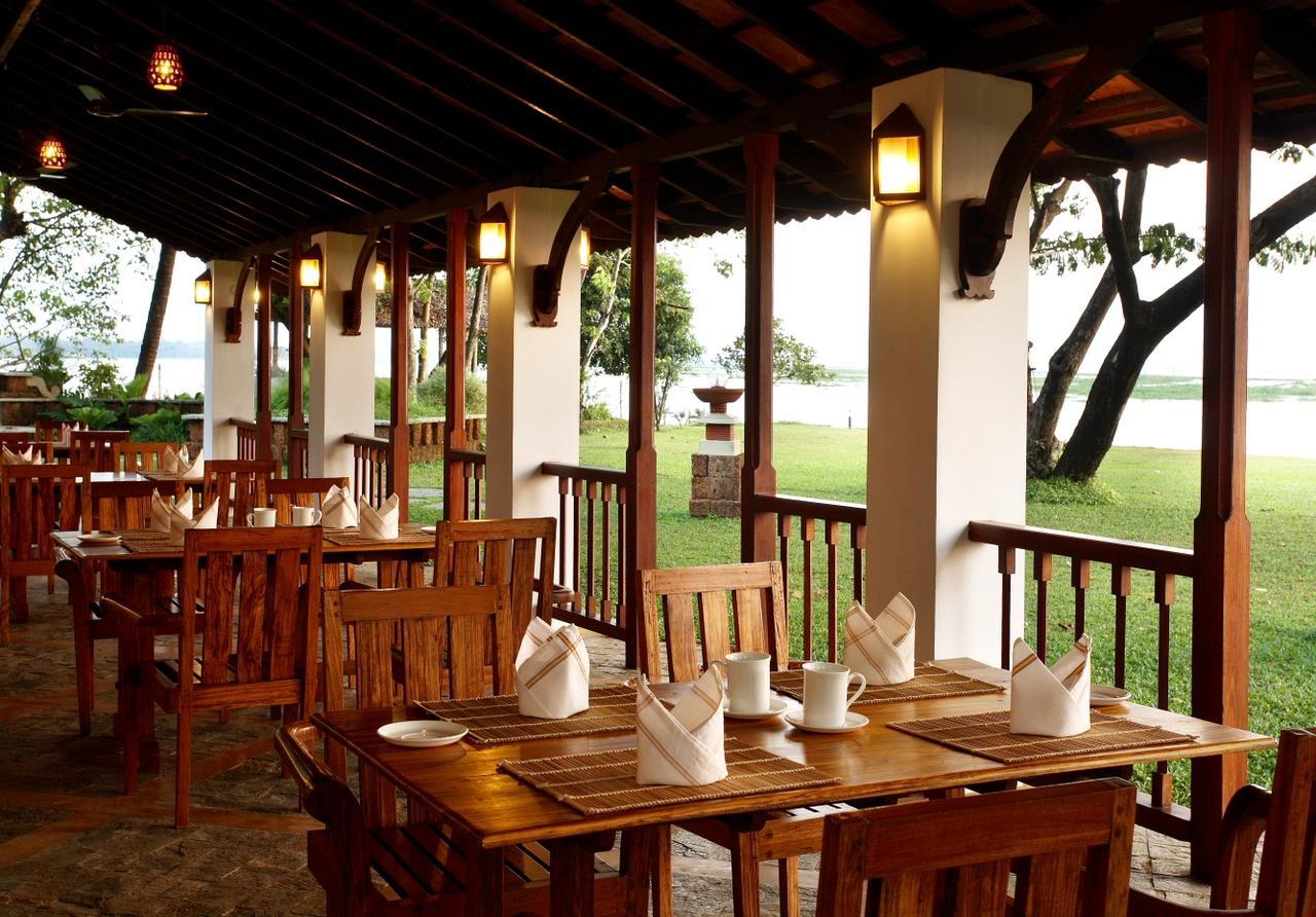 Punnamada Resort Alappuzha Bagian luar foto