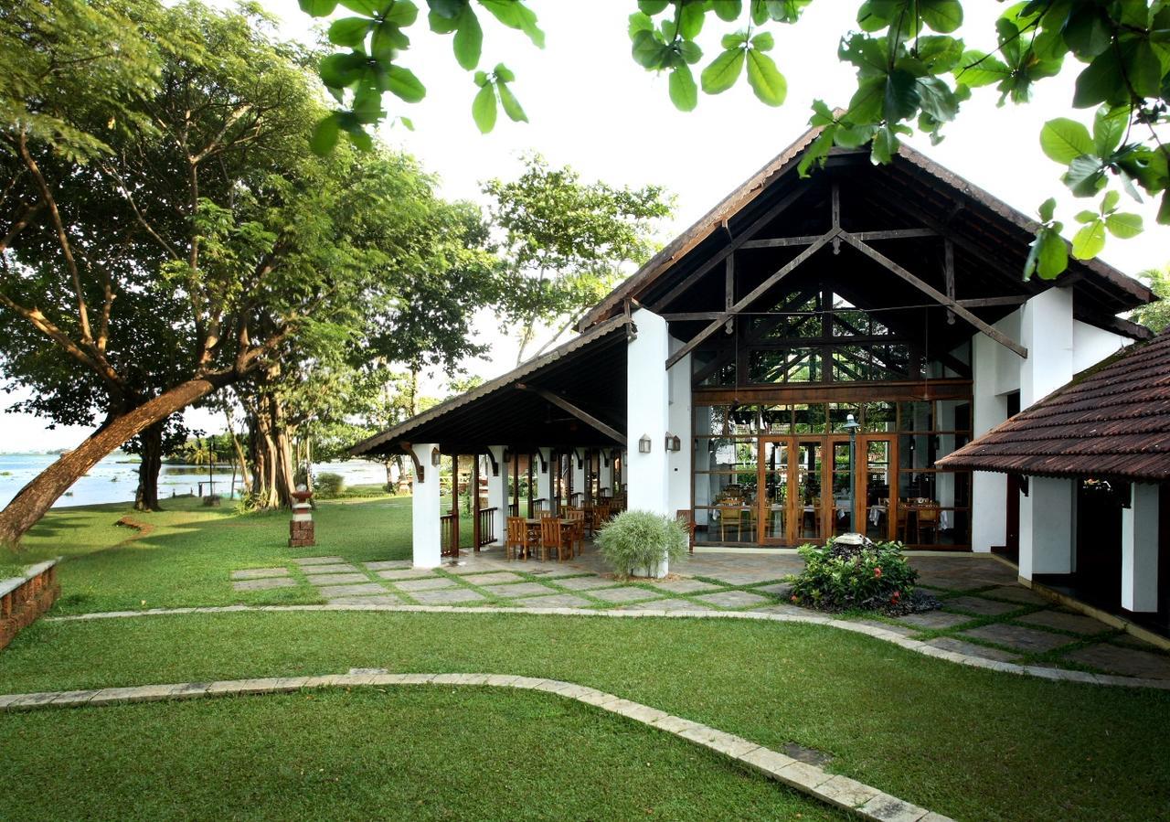 Punnamada Resort Alappuzha Bagian luar foto