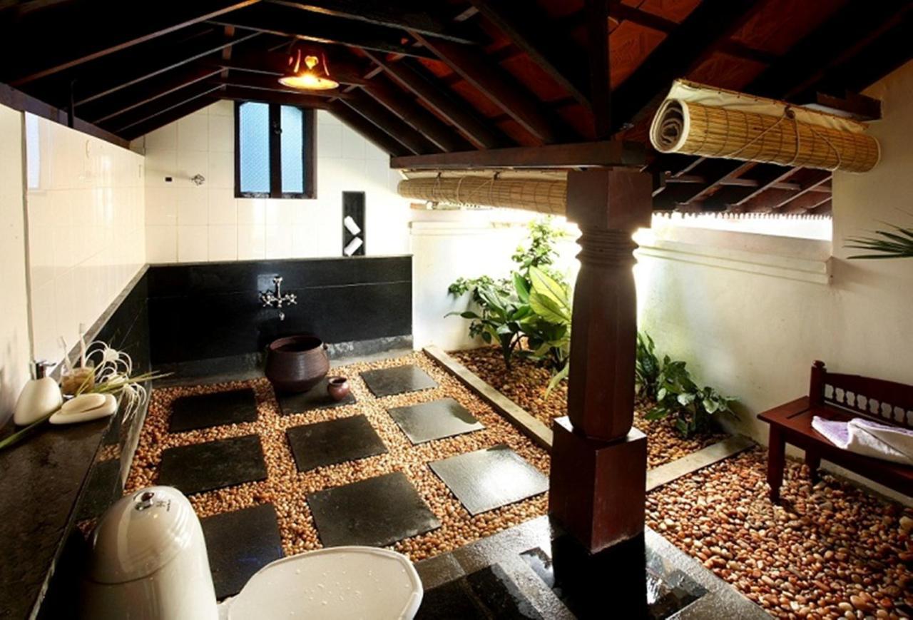 Punnamada Resort Alappuzha Bagian luar foto