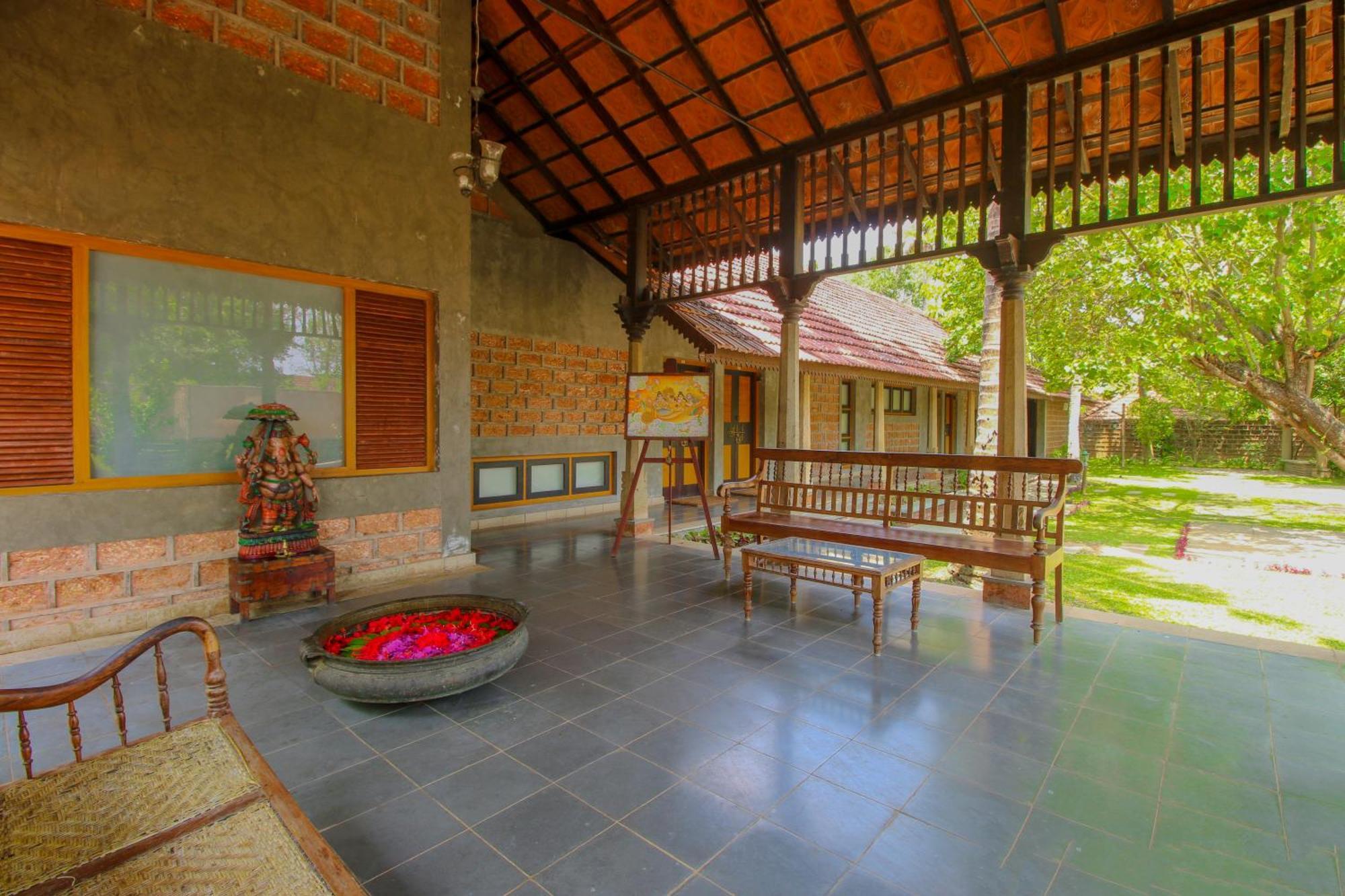 Punnamada Resort Alappuzha Bagian luar foto