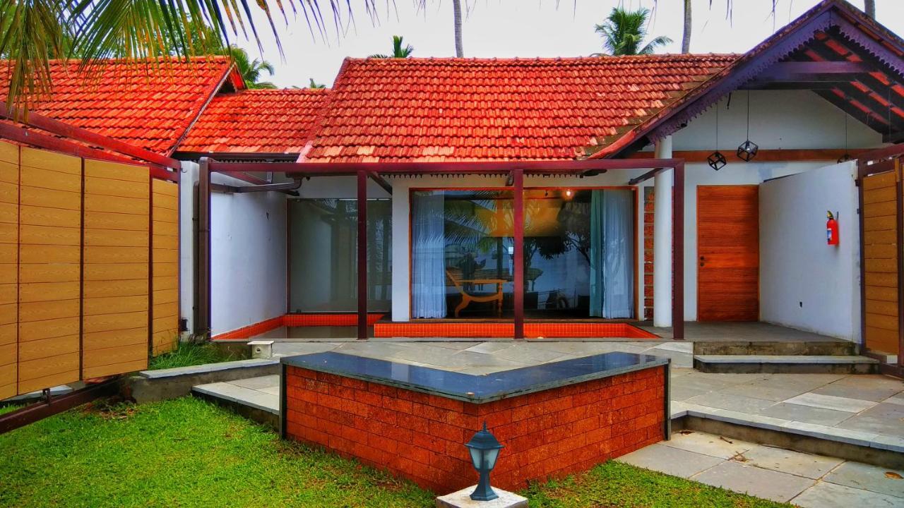 Punnamada Resort Alappuzha Bagian luar foto
